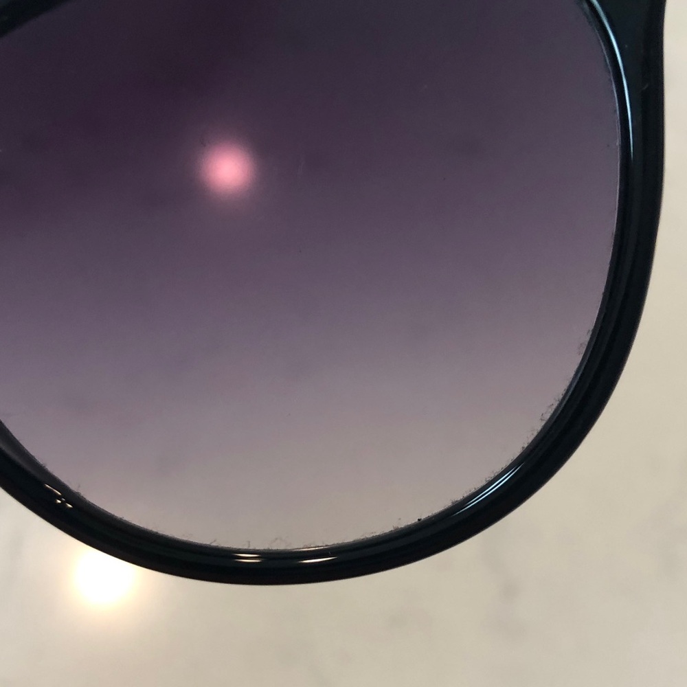 Stylish Black Gradient Sunglasses - image 6